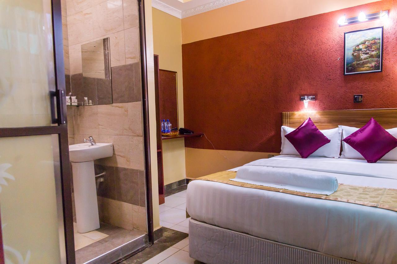 Enkare Hotel Nairobi Esterno foto